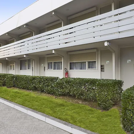 Hotel Campanile Lyon Nord -