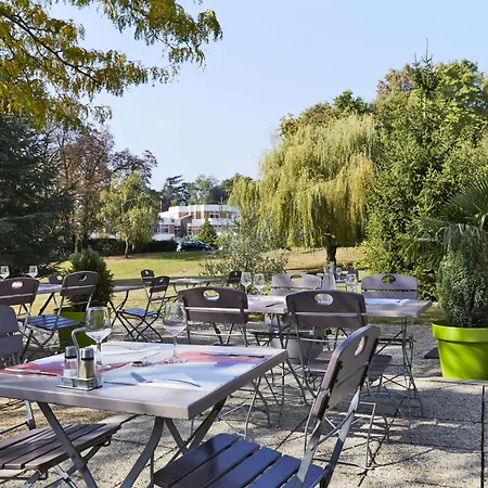 Campanile Lyon Nord - Hotel Écully