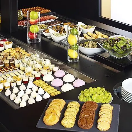 Campanile Lyon Nord - 3*