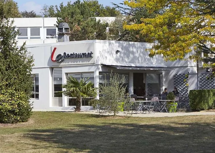 Hotel Campanile Lyon Nord -
