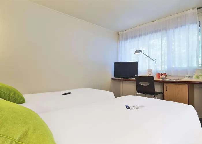 Hotel Campanile Lyon Nord -