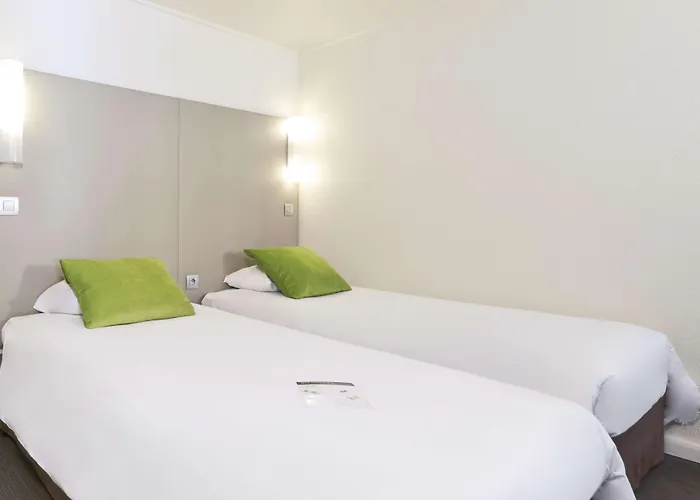Campanile Lyon Nord - Hotel 3*