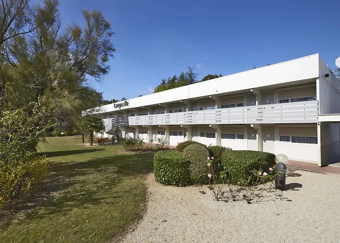 Campanile Lyon Nord - 3*