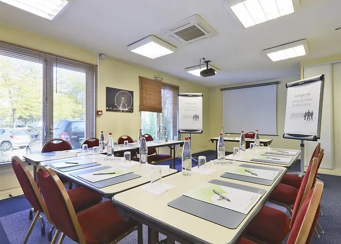 Hotel Campanile Lyon Nord - 3*