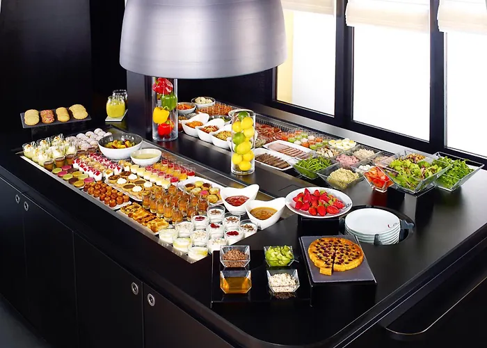 Hotel Campanile Lyon Nord - 3*