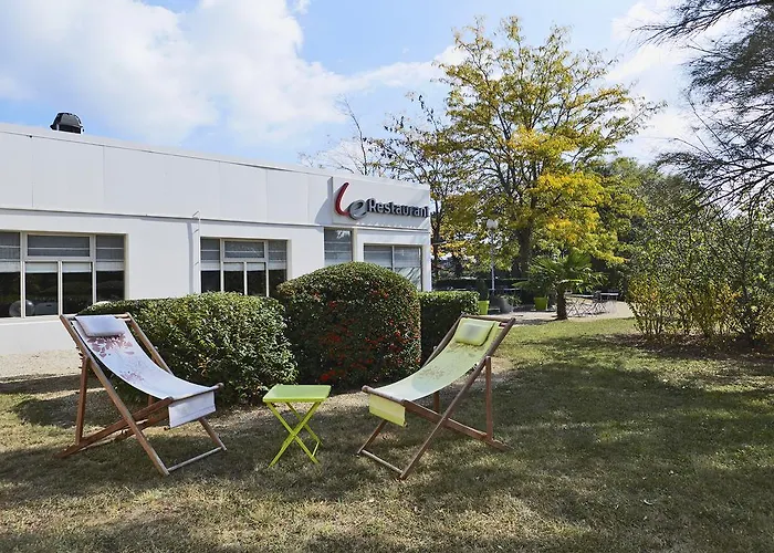 Hotel Campanile Lyon Nord - 3*