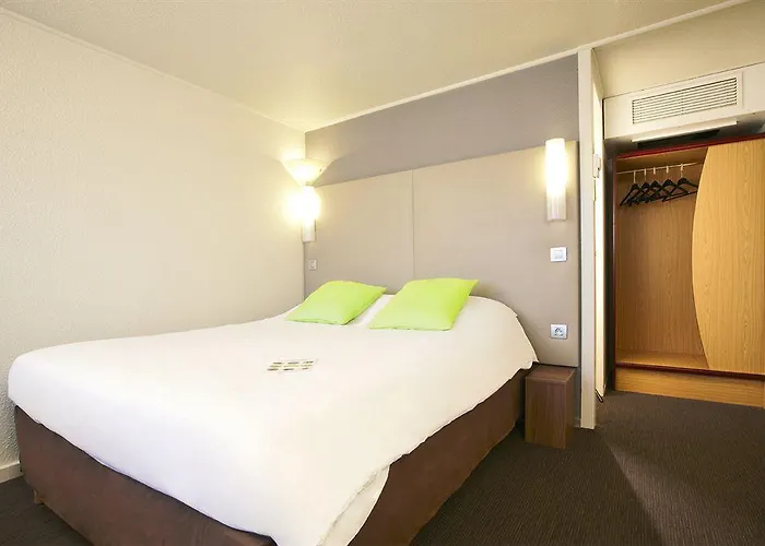 Campanile Lyon Nord - 3*