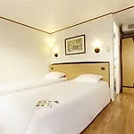 Otel Campanile Lyon Nord - 3*