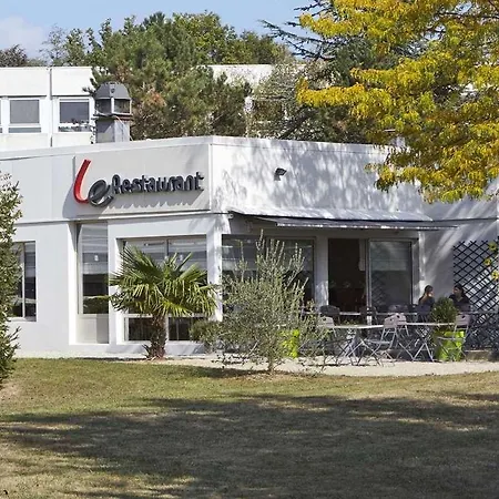 Hotel Campanile Lyon Nord -