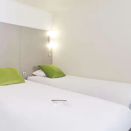 Campanile Lyon Nord - 호텔 3*