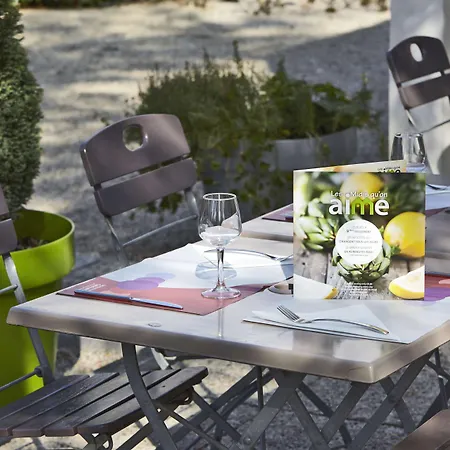 Campanile Lyon Nord - Hotel Écully