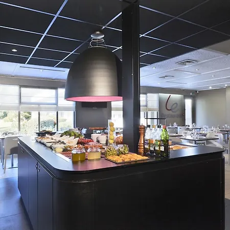 호텔 Campanile Lyon Nord -