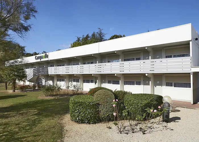 Campanile Lyon Nord - Отель 3*