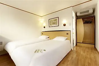 Отель Campanile Lyon Nord - 3*